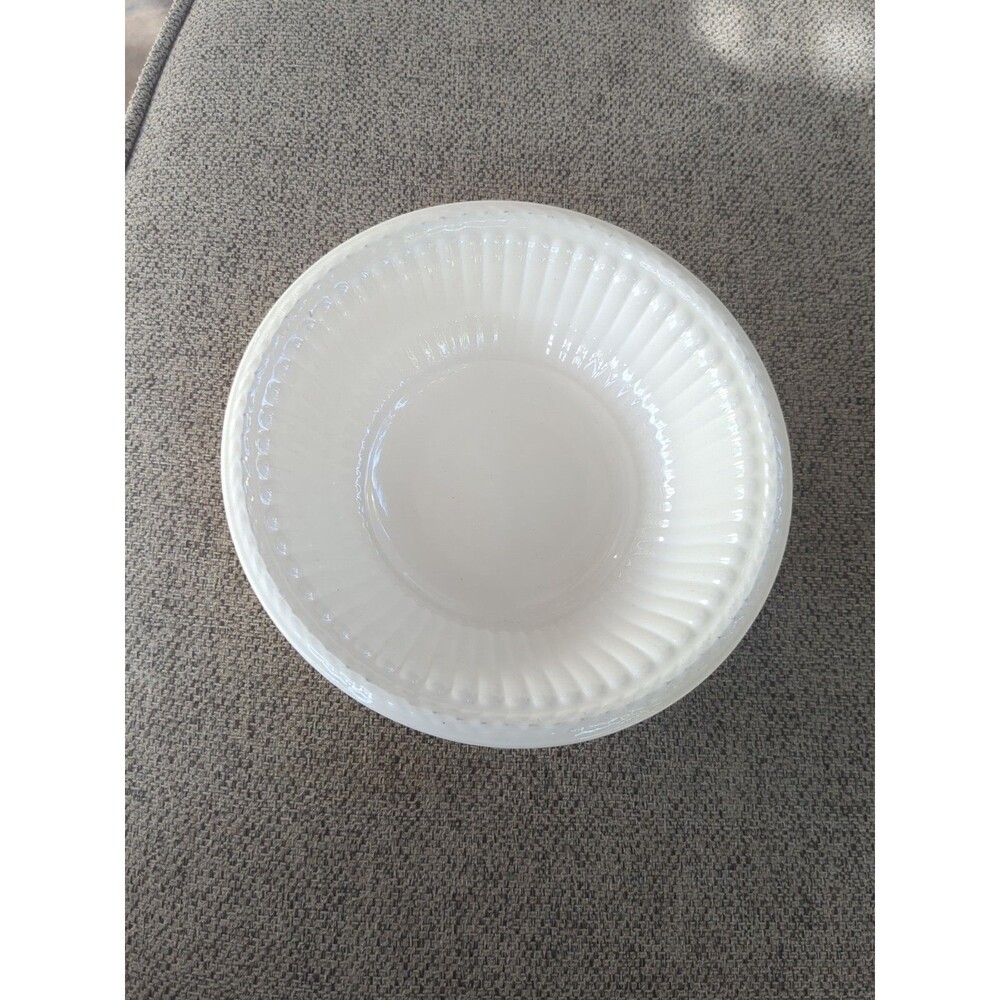BOWL, CEREAL 6..5”, EDME BY WEDGWOOD OF ETRURIA & BARLASTON, ENGLAND. Flaw
